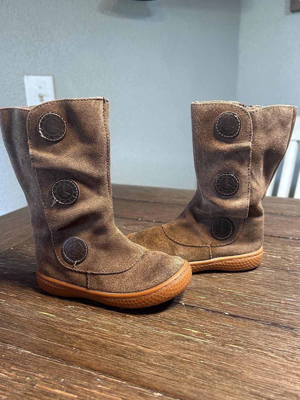 Livie & Luca Tiempo suede all leather boots size 6m